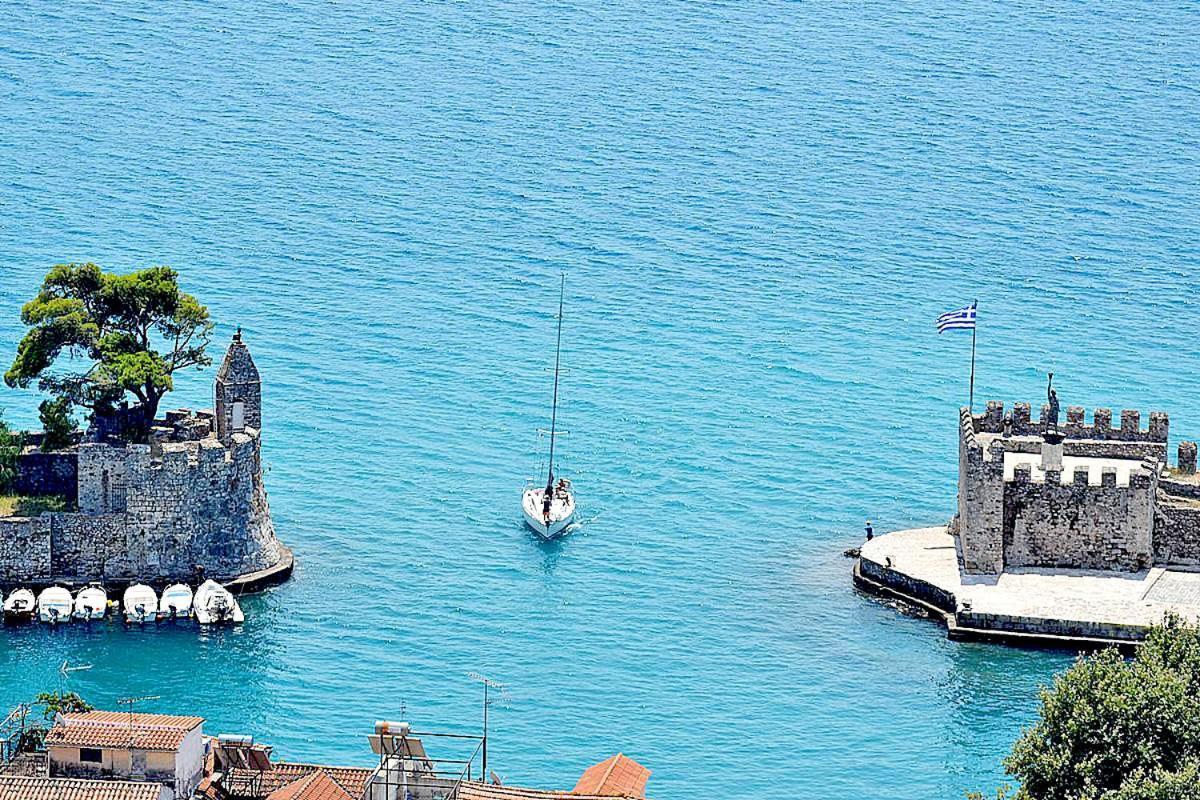 Nafpaktos-Luxury Suite Zewnętrze zdjęcie